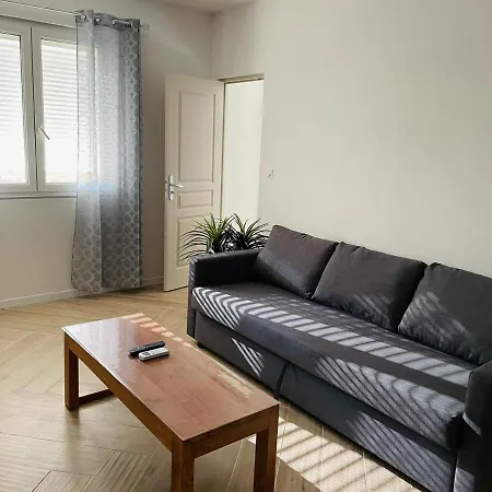 Apartment T2 Proche Centre Et Canal